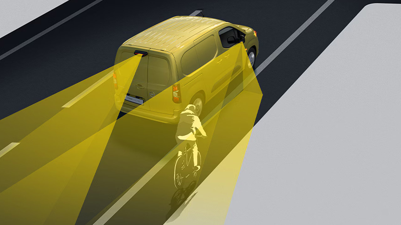 Opel Combo Van - Bezpečnost - Dynamická kontrola prostoru za vozem Opel Combo Van