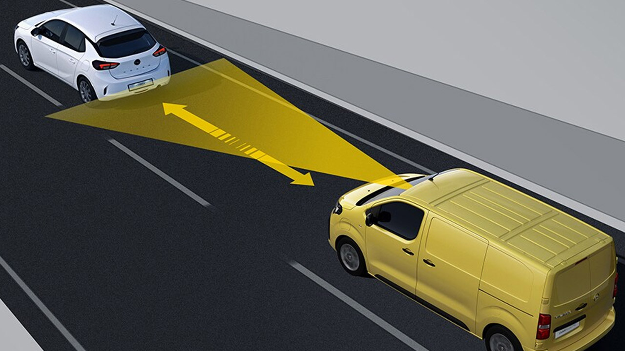 Opel Vivaro - Pro řidiče - Upozornění na nebezpečí srážky Opel Vivaro