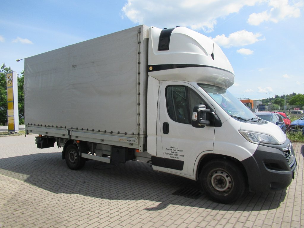 Opel Movano