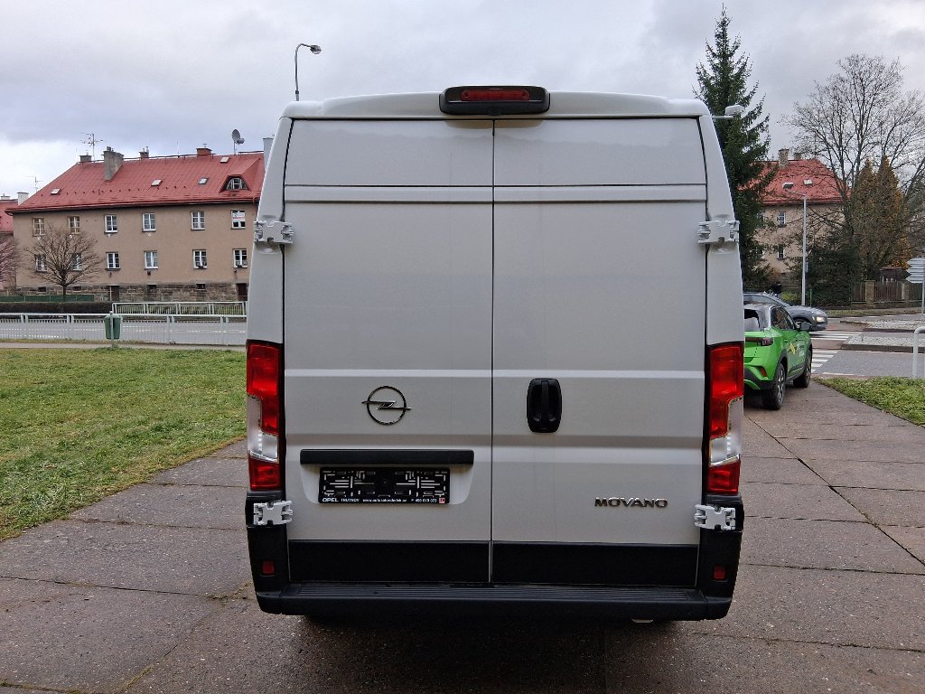 Opel Movano
